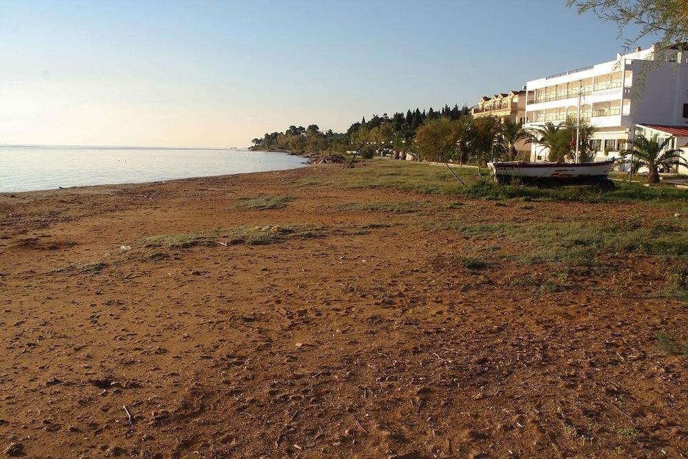Aura Boutique Hotel Lixouri Luaran gambar